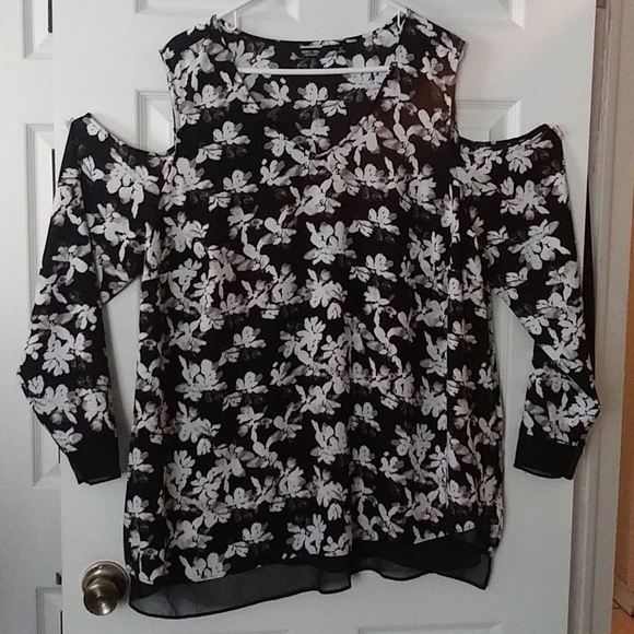 Simply Vera VeraWang cold shoulder blouse - Picture 1 of 3